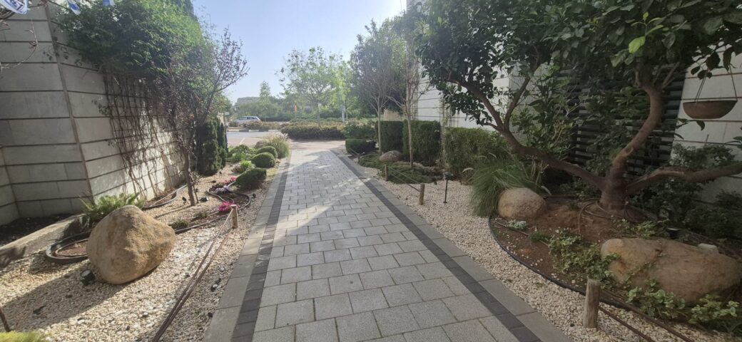 WhatsApp Image 2026-04-27 at 17.17.00 (1)