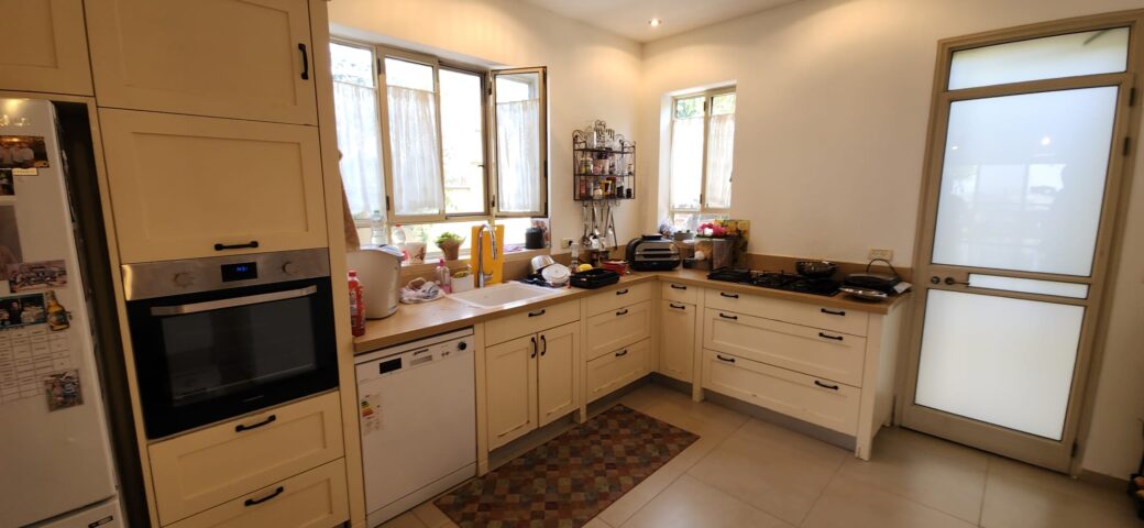 WhatsApp Image 2026-04-29 at 09.30.42 (1)